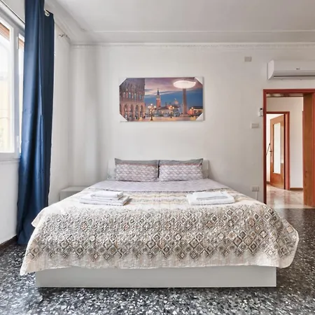 Cozy In With Free Parking * Венеция