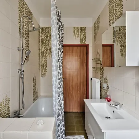 Cozy In With Free Parking Венеция